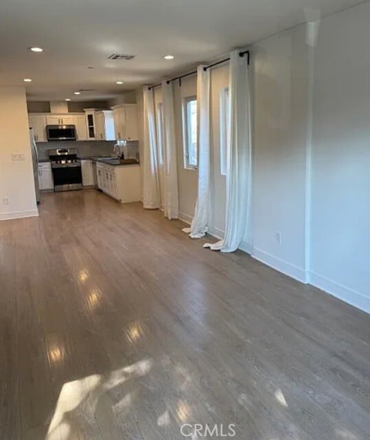 Building Photo - 427 Heliotrope Dr