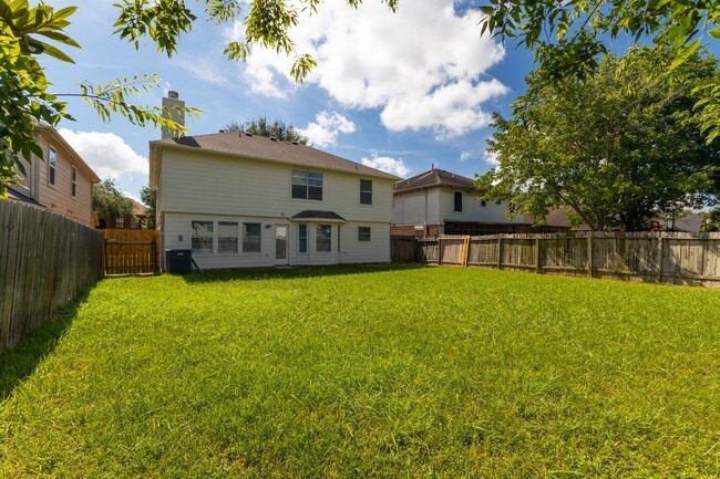Building Photo - 16126 Taloncrest Dr
