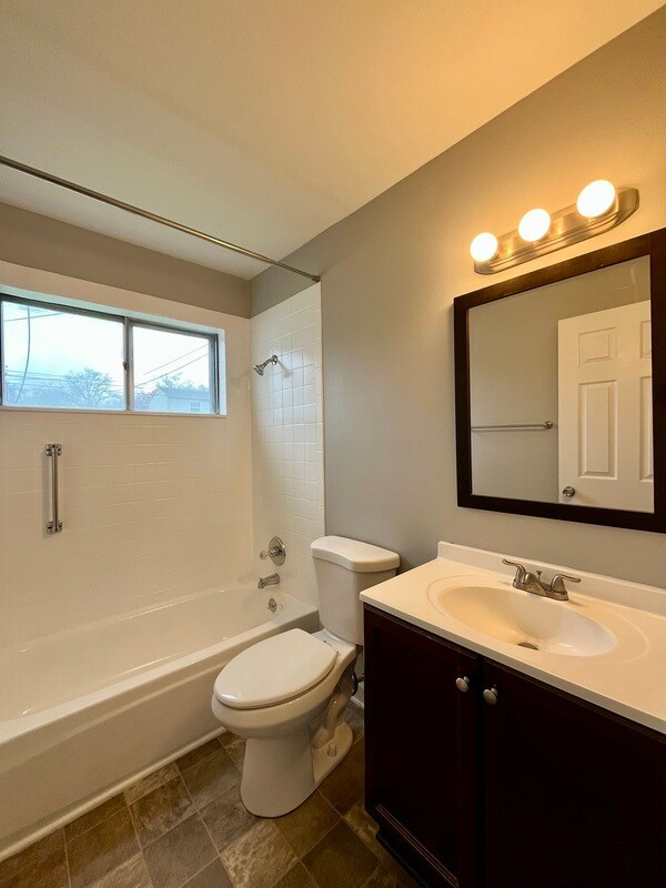 Building Photo - 4656 Detroit St