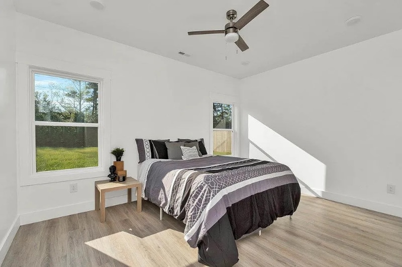 Building Photo - 206 Essex Dr