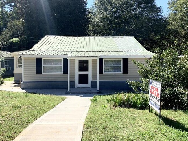 Primary Photo - 290 Moreland Ave