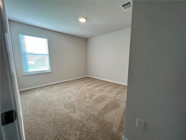Building Photo - 20000 Price Daniel Dr