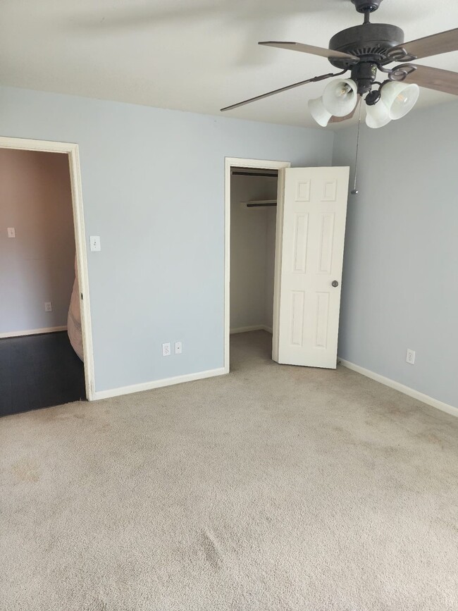 Building Photo - 16935 Jelly Park Stone Dr