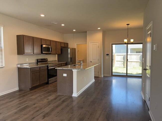 Building Photo - 1012 Berry Patch Cir