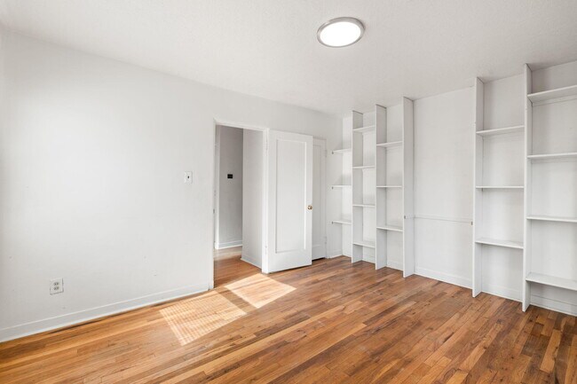 Building Photo - 136 Velarde Rd NW