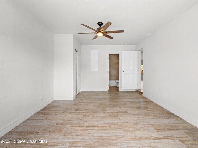 Building Photo - 1382 Lakewood Dr