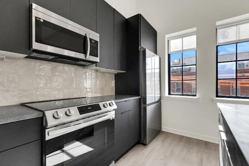 Building Photo - 500 N 13th St