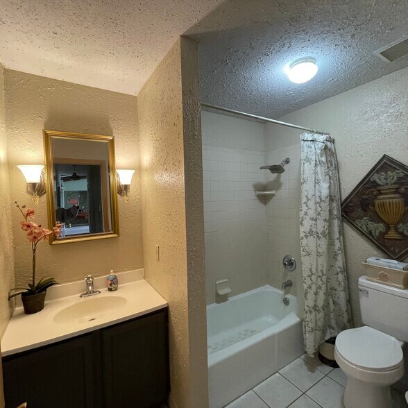 Bathroom - 18668 Olive Street Rd