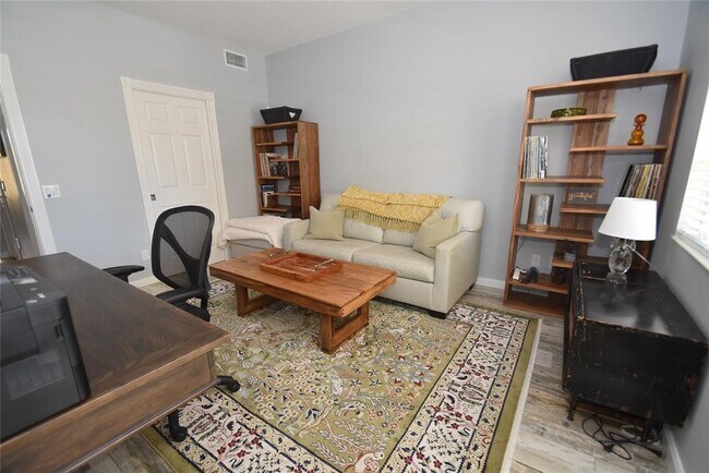 Building Photo - 5397 Davini St