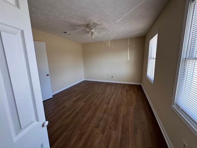 Building Photo - 257 N Court St