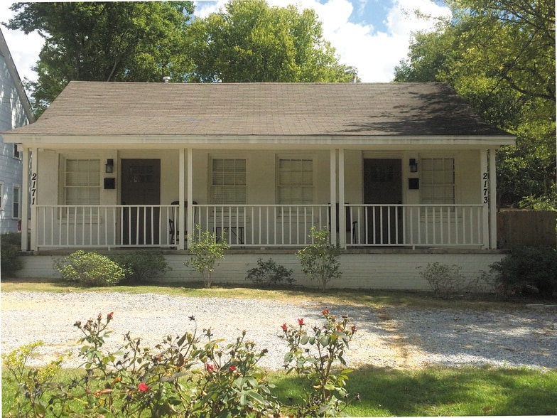 Primary Photo - 2171 College St