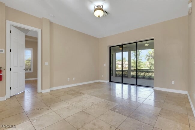 Building Photo - 12500 Fairmont Dr