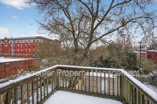 Building Photo - 3166 California Ave