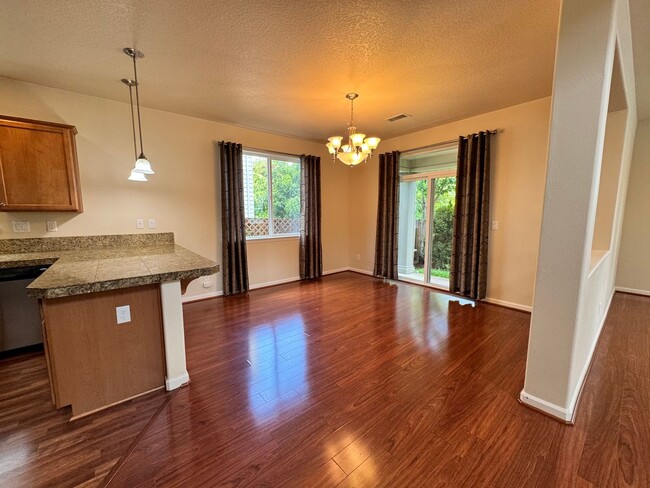 Building Photo - FOR RENT - SUPER CLEAN 4 BEDROOM, 2.5 BATH...
