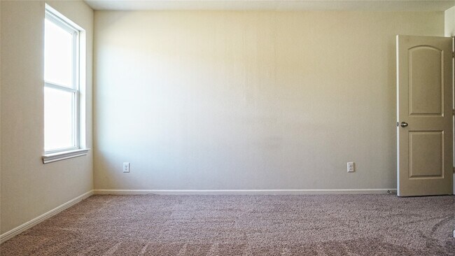 Building Photo - 10510 Pine Landing Dr