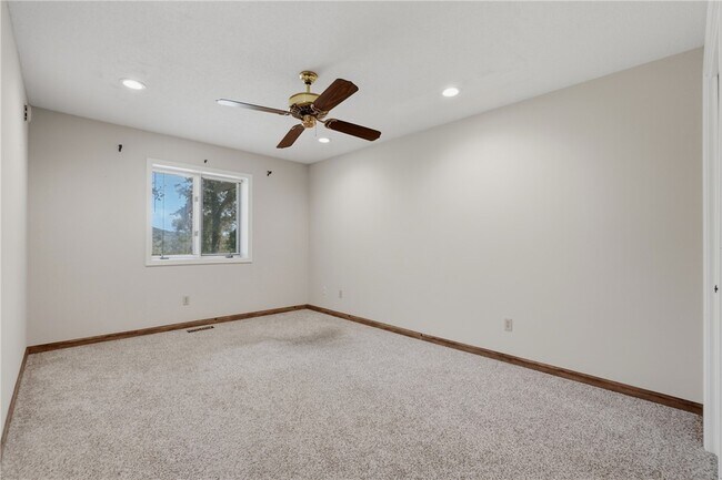 Building Photo - 6 Nottingham Cir