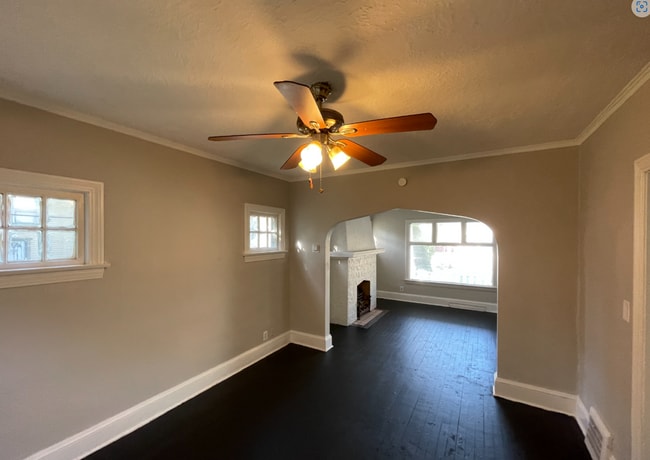 Building Photo - SECTION 8 and EDEN Accepted!! Spacious New...