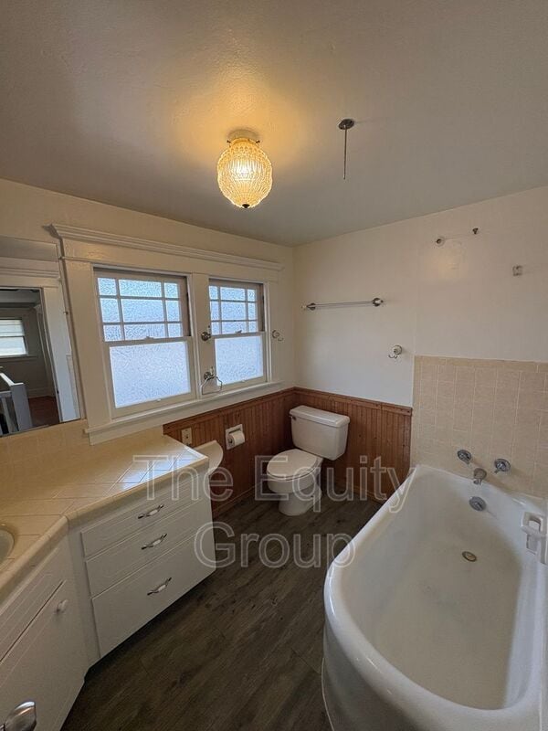 Building Photo - 1410 W Main St