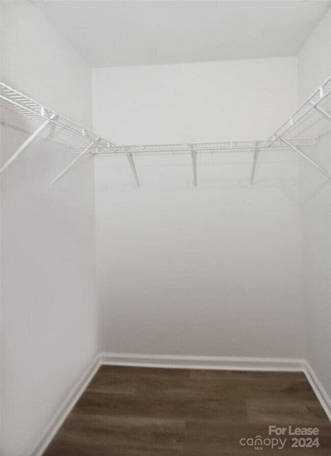 Building Photo - 11185 Harrowfield Rd