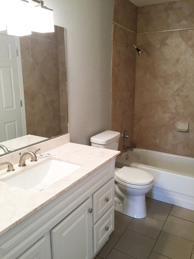 Building Photo - 2517 Maverick Ln