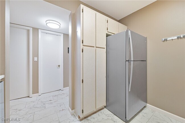 Building Photo - 14860 Summerlin Woods Dr