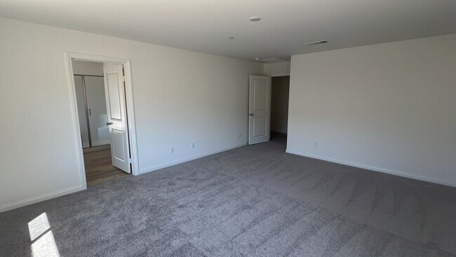 Building Photo - 21469 Thomas Ct