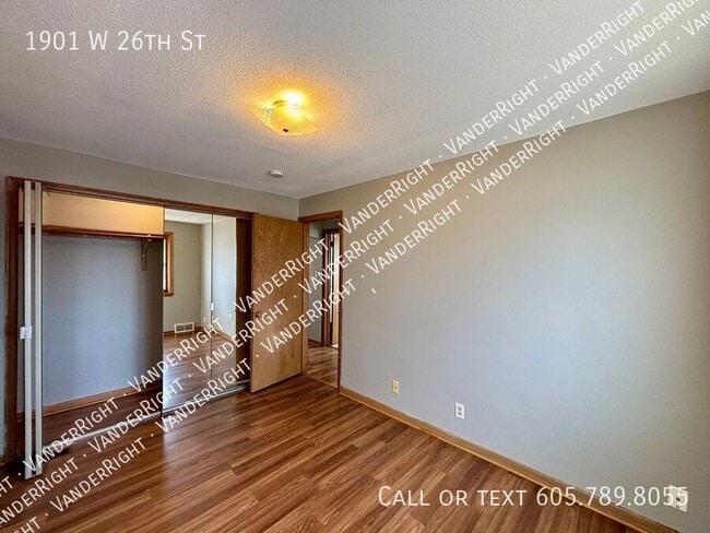 Building Photo - 1901 W 26th St