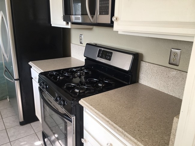 Building Photo - 27808 Palmetto Ridge Dr