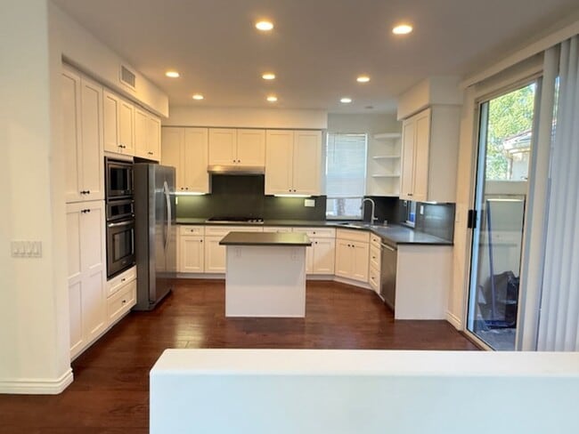 Building Photo - 3bdr Home located in the Prestigious Gated...