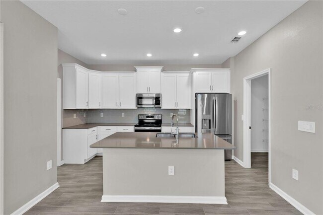 Building Photo - 6452 Sprucepine Ln
