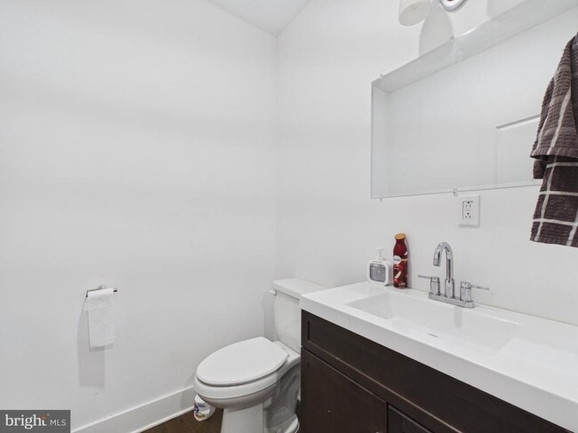 Building Photo - 256 N 32nd St