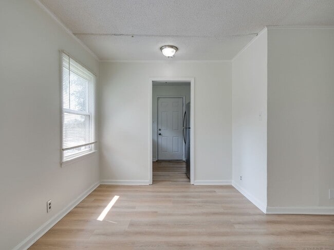 Building Photo - 139 Darnell Pl