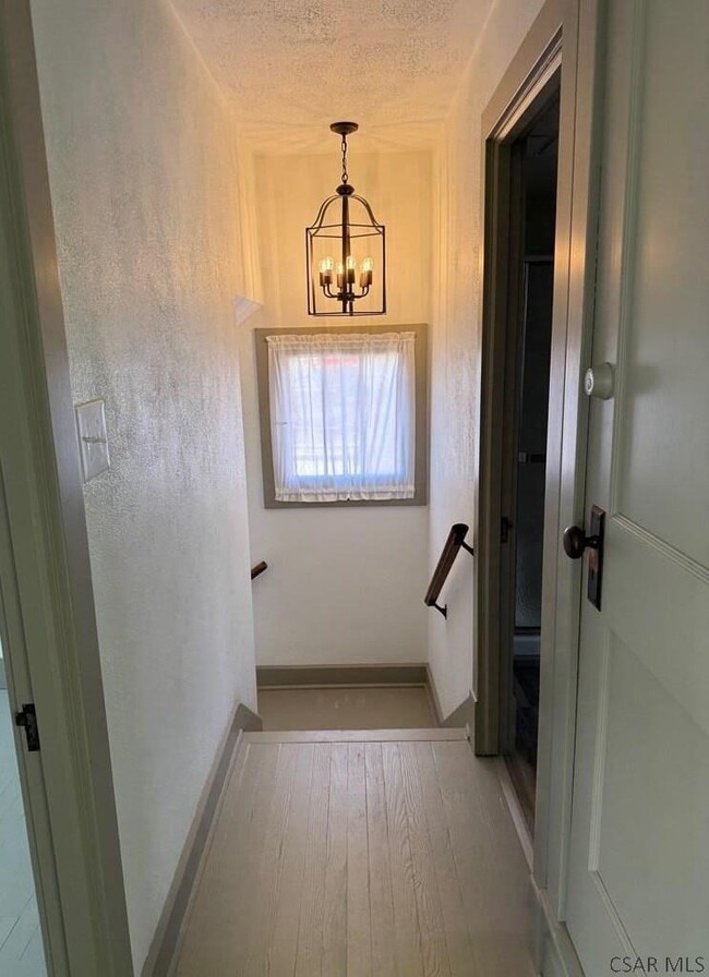 Building Photo - 1727 Scalp Ave
