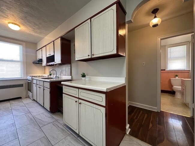 Building Photo - 4401 Oakmont St