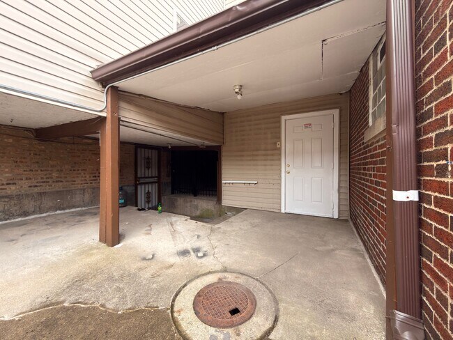 Building Photo - 7744 S Jeffery Blvd