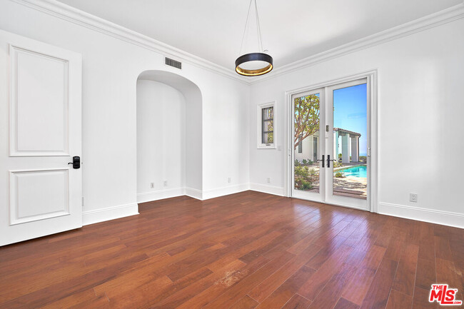 Building Photo - 9 Coral Cay