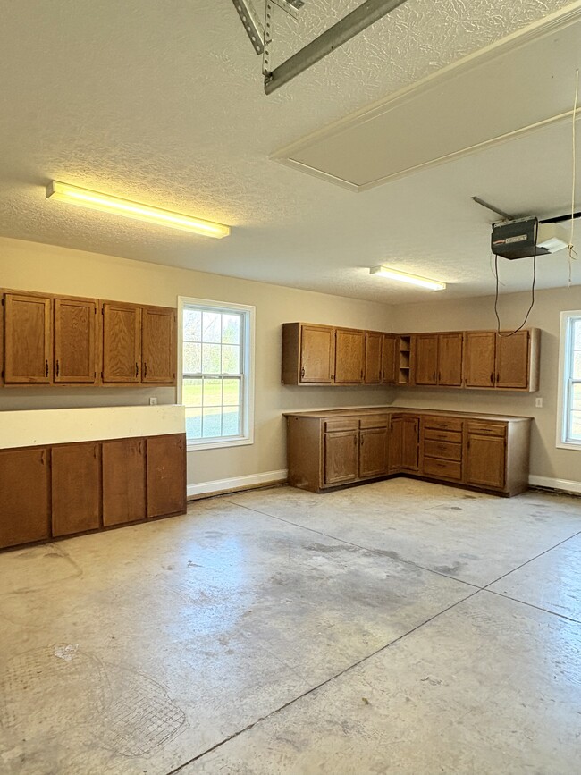 Building Photo - 3318 Richpond Rockfield Rd