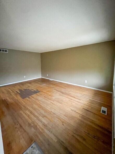 Building Photo - 2715 Darla Ct