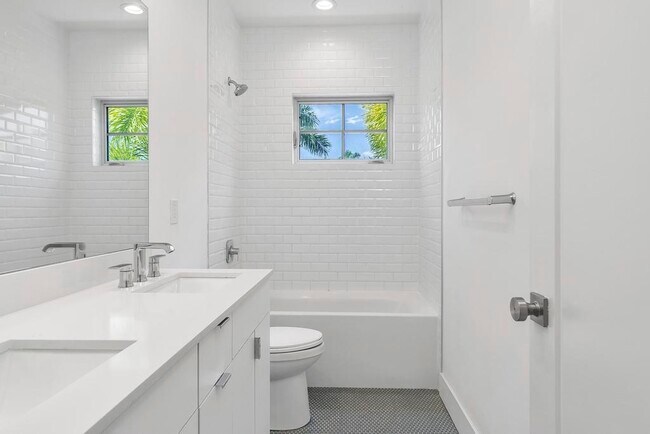 Building Photo - 211 Ocean Breeze