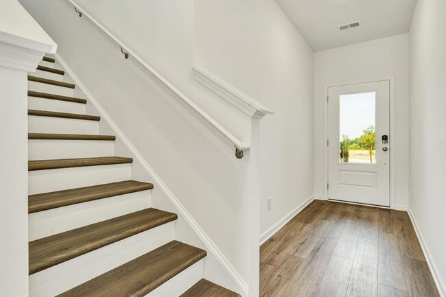 Building Photo - 5010 Highwood Dr