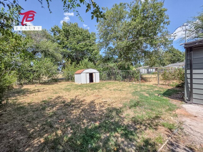 Building Photo - Charming and Newly Renovated 4-Bedroom Hom...