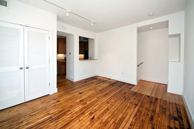 Building Photo - 701 Florida Ave NE