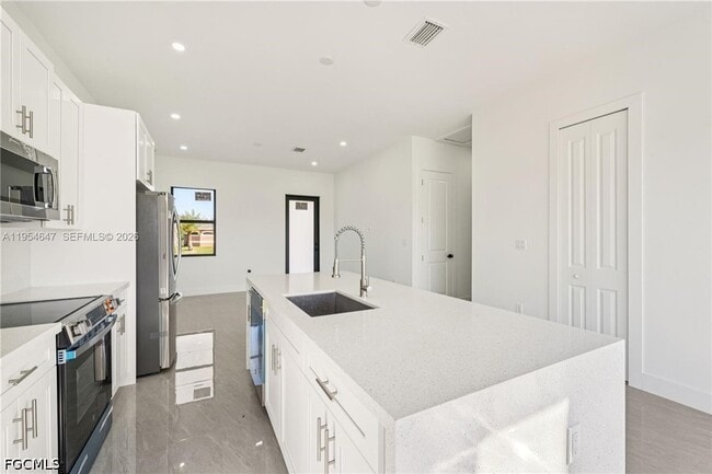 Building Photo - 4402 E 19th St