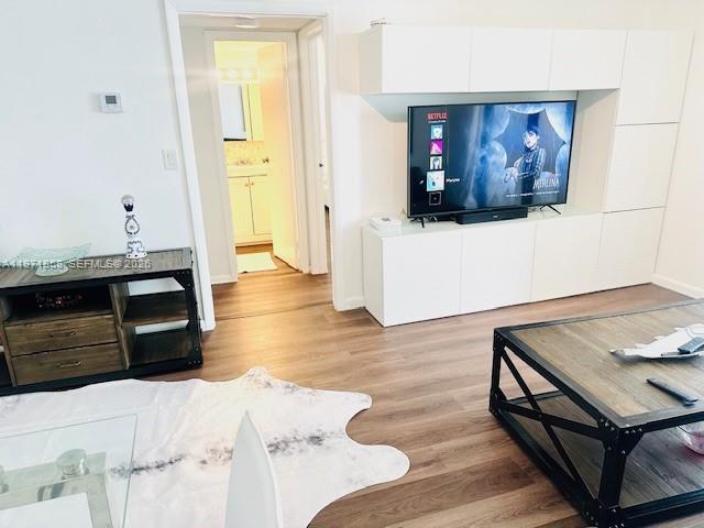 Building Photo - 2625 Collins Ave