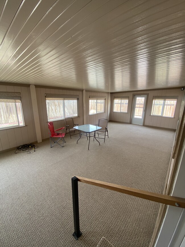 Building Photo - 569 Venturacci Ln