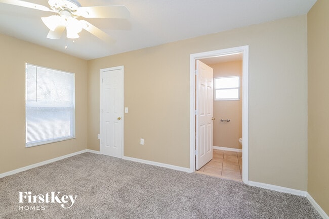 Building Photo - 933 26th St NW