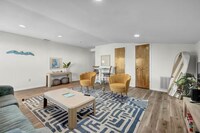 Building Photo - 604 N New River Dr