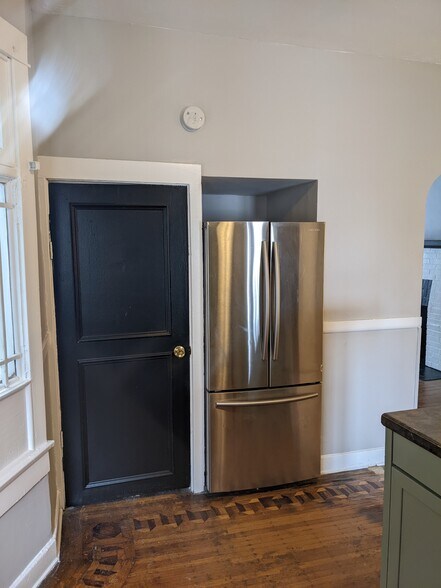 Stainless steel kitchen appliances - 506 Woodruff Place Middle Dr