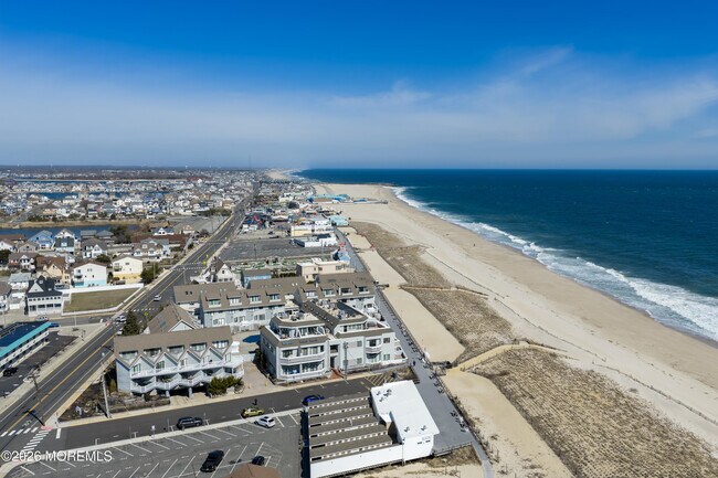 Building Photo - 900 Ocean Ave