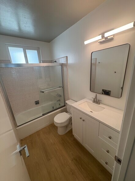 Building Photo - 510 N Van Ness Ave